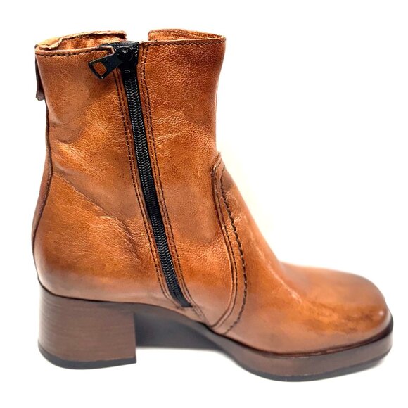 MIZ MOOZ SOFT LEATHER BOOTS SIDE ZIP SADDLE 37EU / 7US NEW Z-126 - Picture 3 of 5